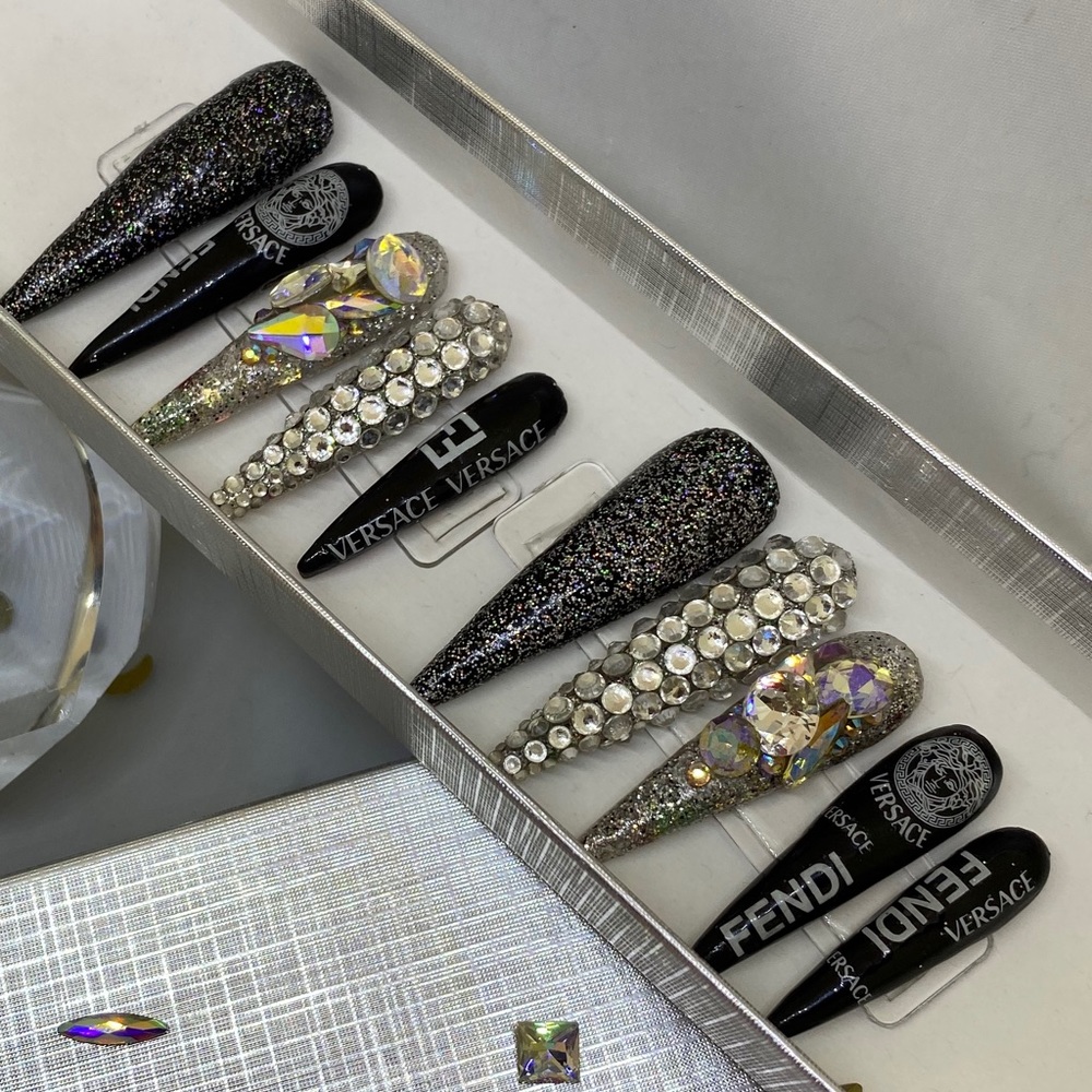 ✨ Press On Nails (Reusable)